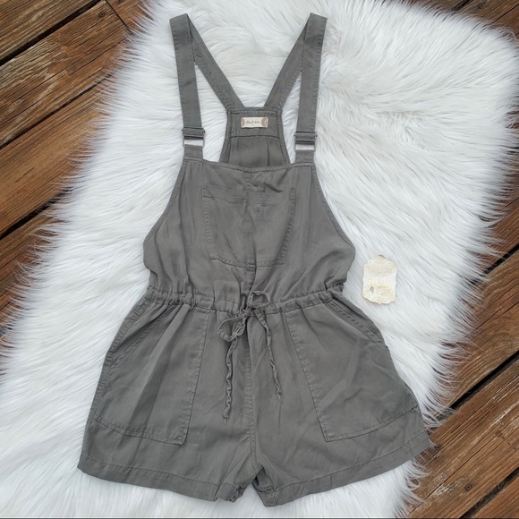 Altar'd State Other - NWT Altar’d State Army Green Short Overalls Sz L